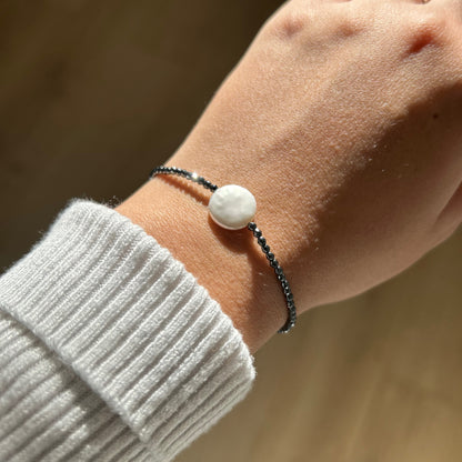 Bracelets en hématite et perles d’eau douce