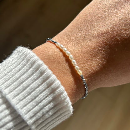 Bracelets en hématite et perles d’eau douce